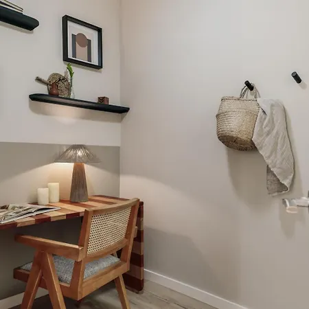 アパート Davut - 3 Bedrooms And Office In Eixample Esquerra *